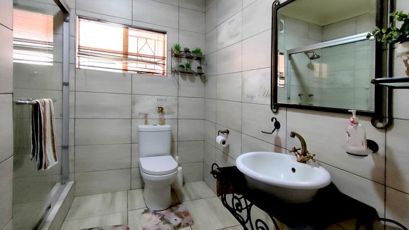 16 Bedroom Property for Sale in Middelburg Rural Eastern Cape
